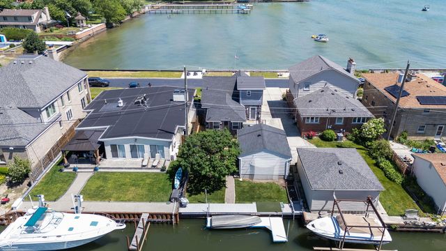 22640 Wildwood Street, Saint Clair Shores, MI 48081