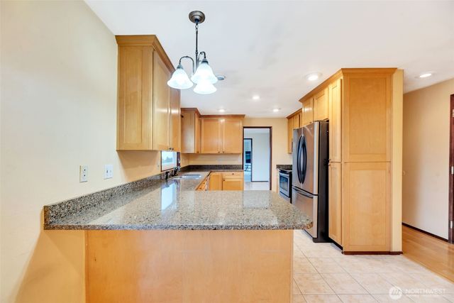 28833 11th Avenue S, Federal Way, WA 98003