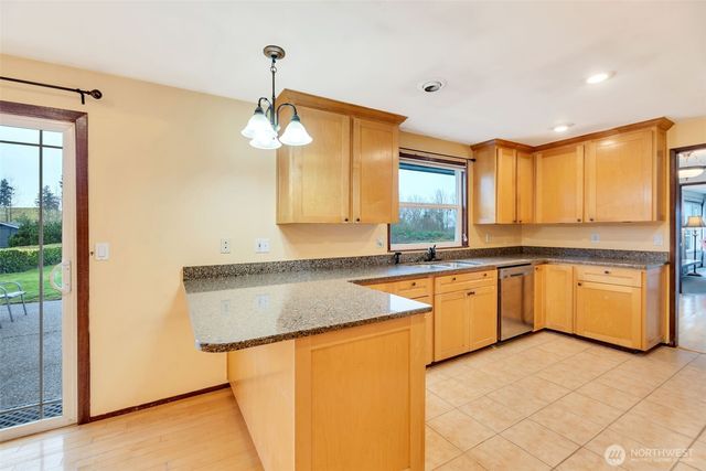 28833 11th Avenue S, Federal Way, WA 98003