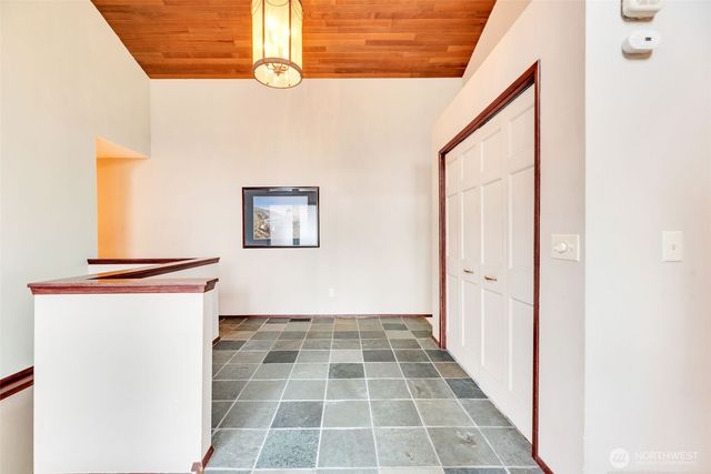 28833 11th Avenue S, Federal Way, WA 98003