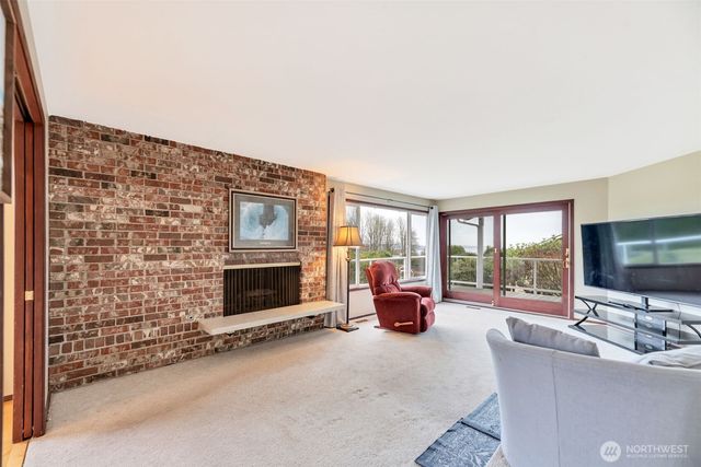 28833 11th Avenue S, Federal Way, WA 98003