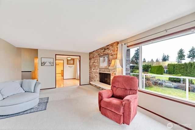 28833 11th Avenue S, Federal Way, WA 98003