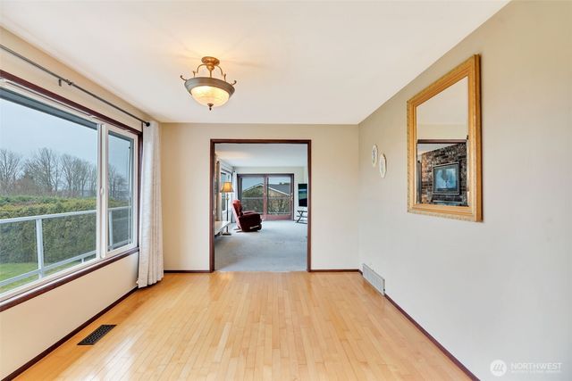 28833 11th Avenue S, Federal Way, WA 98003