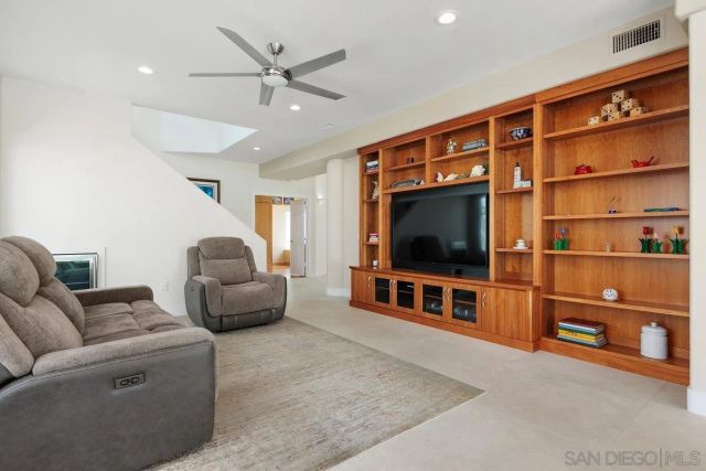 4972 Lerkas Way, Oceanside, CA 92056