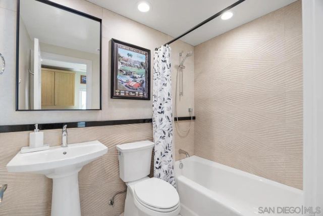 4972 Lerkas Way, Oceanside, CA 92056