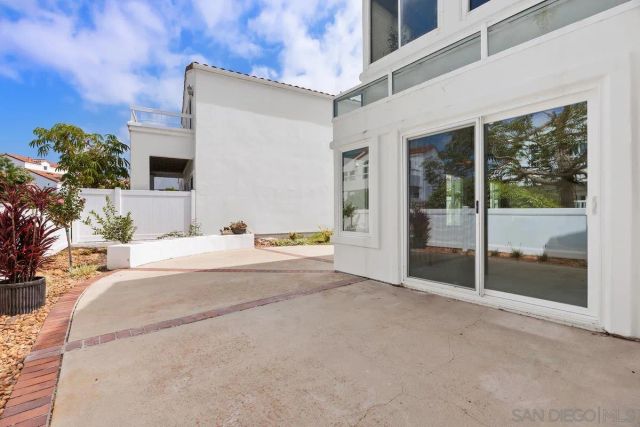 4972 Lerkas Way, Oceanside, CA 92056