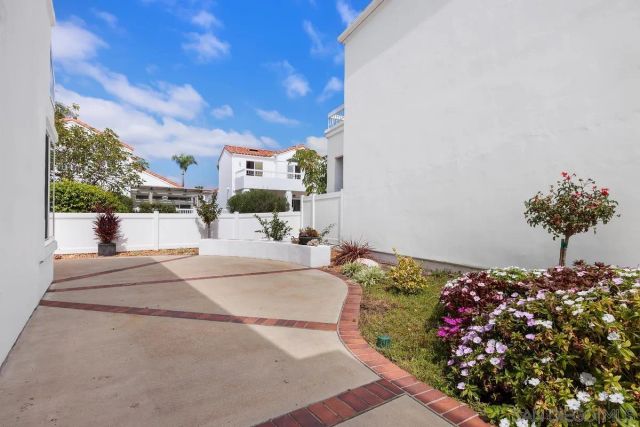 4972 Lerkas Way, Oceanside, CA 92056