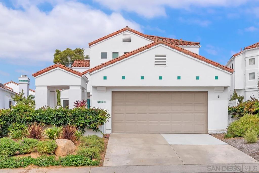 4972 Lerkas Way, Oceanside, CA 92056
