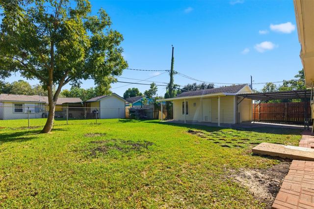 1418 Thomas Avenue, Pasadena, TX 77506