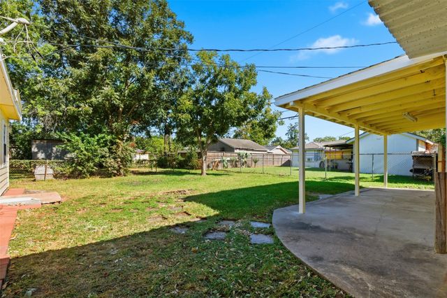 1418 Thomas Avenue, Pasadena, TX 77506
