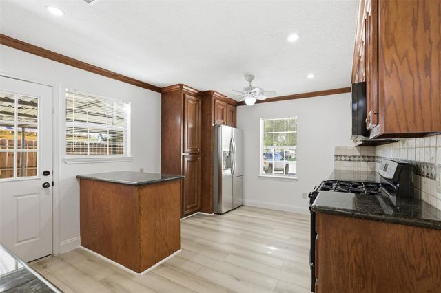 1418 Thomas Avenue, Pasadena, TX 77506