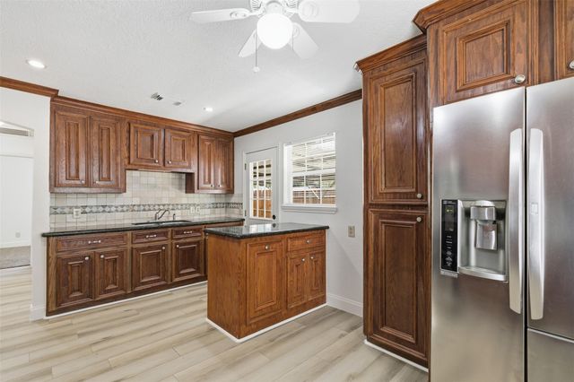 1418 Thomas Avenue, Pasadena, TX 77506