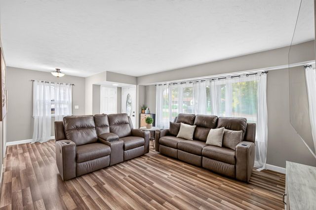 2071 Cedar Avenue, White Bear Lake, MN 55110