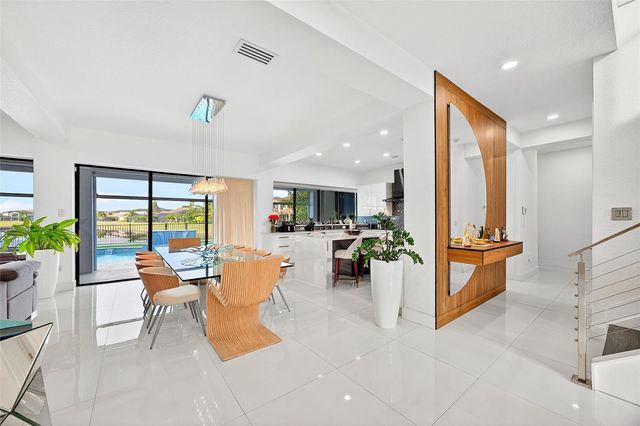 10613 MOBBERLEY CIRCLE, Orlando, FL 32832