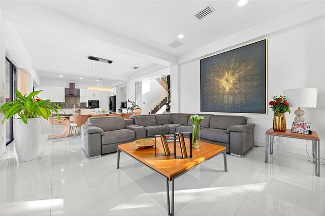 10613 MOBBERLEY CIRCLE, Orlando, FL 32832