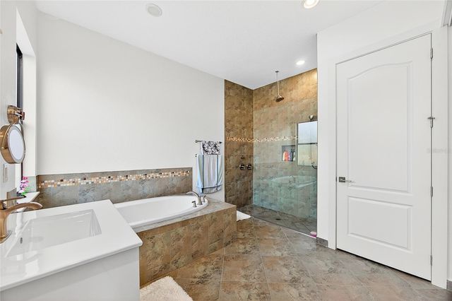 10613 MOBBERLEY CIRCLE, Orlando, FL 32832