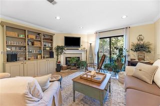 96 Mathews Dr Apt 133, Hilton Head Island, SC 29926