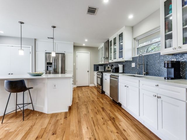 3564 Vinecrest Drive, Dallas, TX 75229