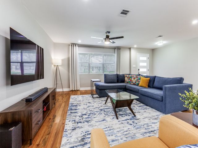 3564 Vinecrest Drive, Dallas, TX 75229