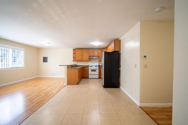 1221 E 19th Street, Oakland, CA 94606