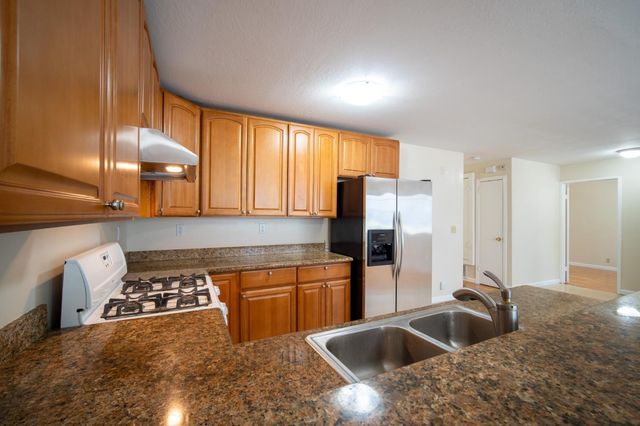 1221 E 19th Street, Oakland, CA 94606