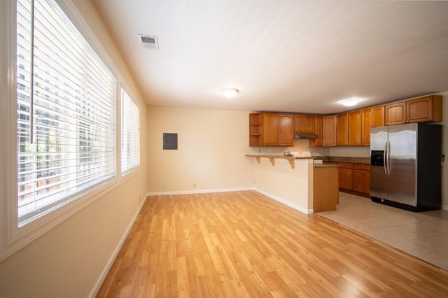 1221 E 19th Street, Oakland, CA 94606