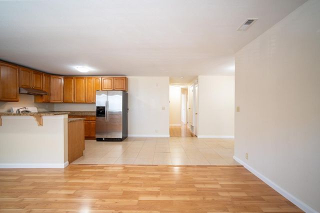 1221 E 19th Street, Oakland, CA 94606