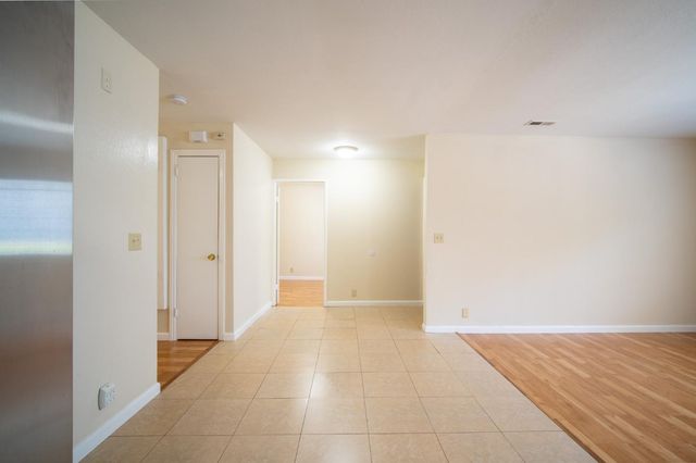 1221 E 19th Street, Oakland, CA 94606