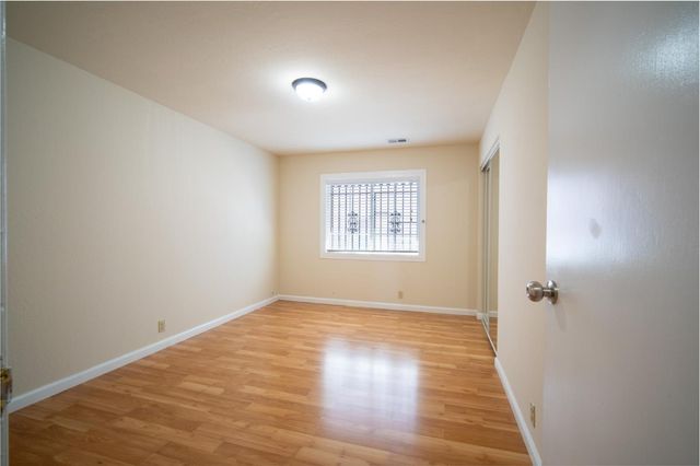 1221 E 19th Street, Oakland, CA 94606