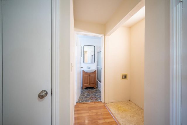 1221 E 19th Street, Oakland, CA 94606
