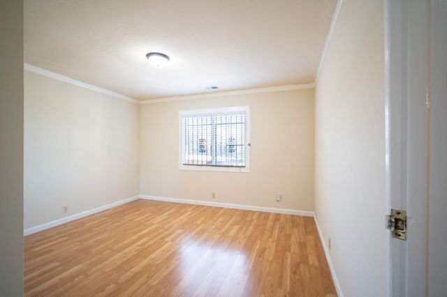 1221 E 19th Street, Oakland, CA 94606