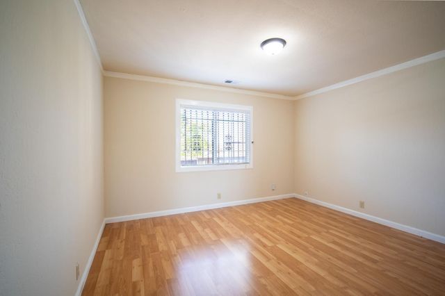 1221 E 19th Street, Oakland, CA 94606