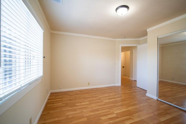 1221 E 19th Street, Oakland, CA 94606