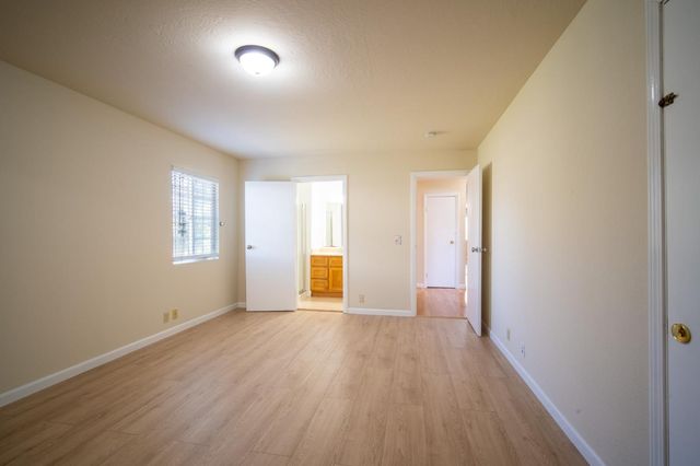 1221 E 19th Street, Oakland, CA 94606
