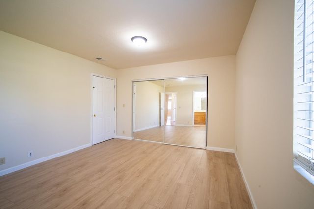 1221 E 19th Street, Oakland, CA 94606