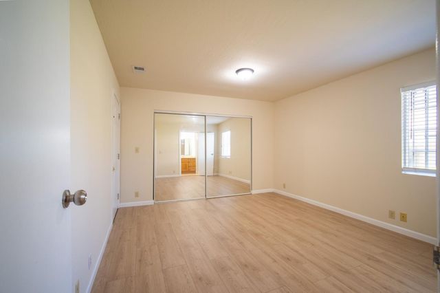 1221 E 19th Street, Oakland, CA 94606