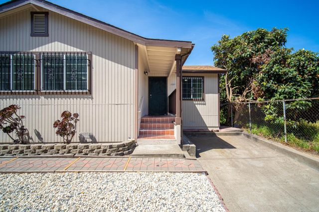 1221 E 19th Street, Oakland, CA 94606