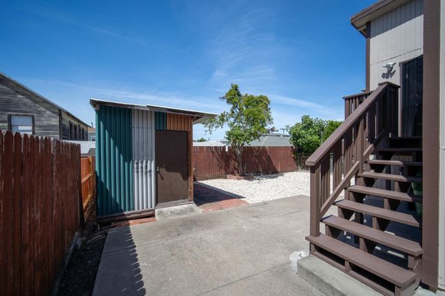 1221 E 19th Street, Oakland, CA 94606