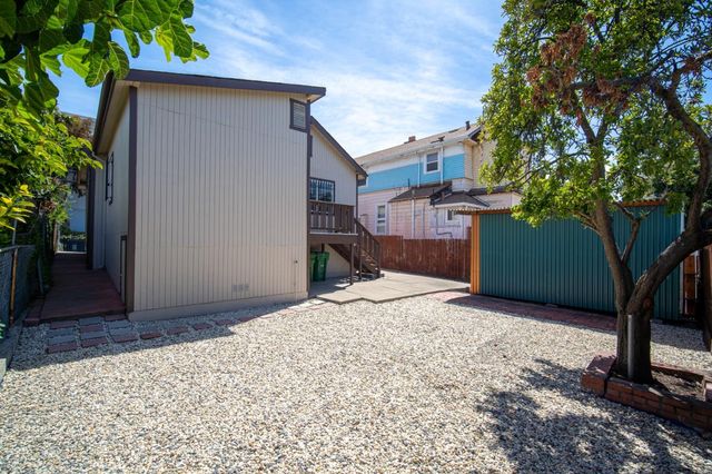 1221 E 19th Street, Oakland, CA 94606