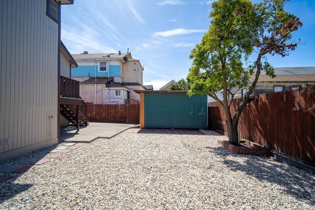 1221 E 19th Street, Oakland, CA 94606