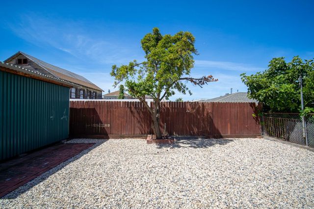 1221 E 19th Street, Oakland, CA 94606