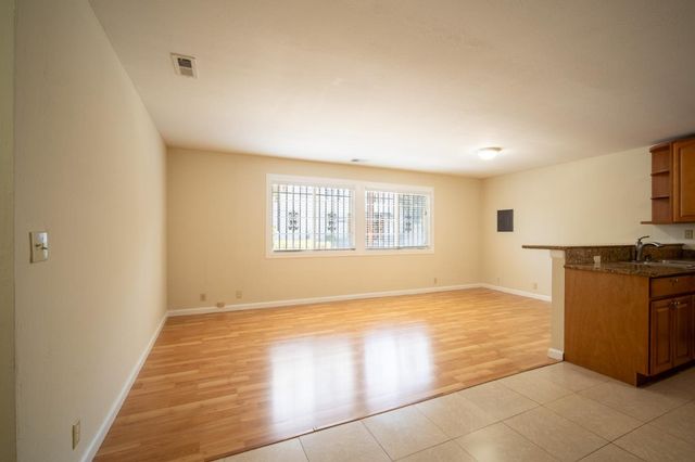 1221 E 19th Street, Oakland, CA 94606