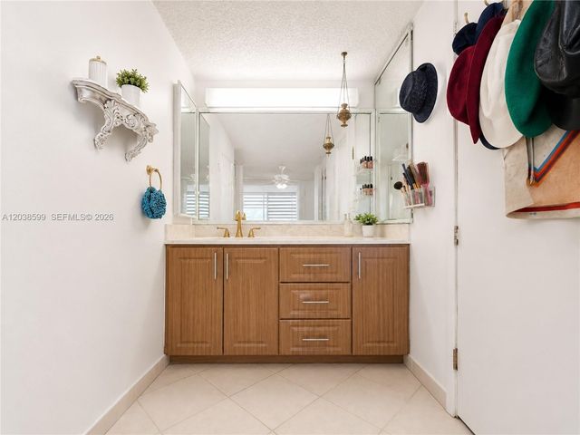 210 174th Street M18, Sunny Isles Beach, FL 33160