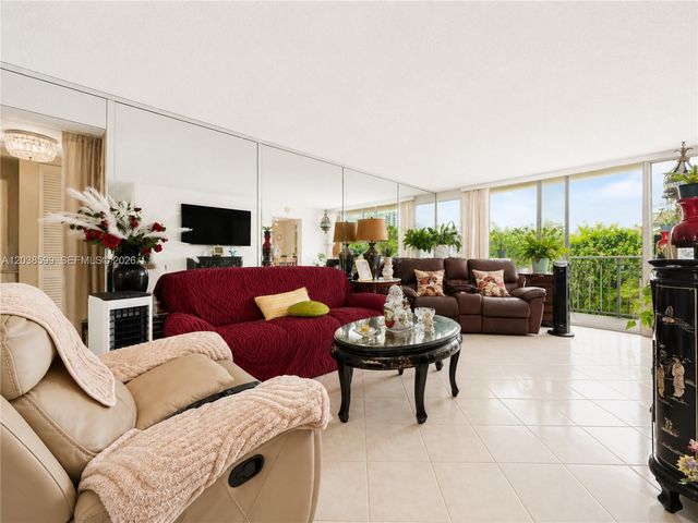 210 174th Street M18, Sunny Isles Beach, FL 33160