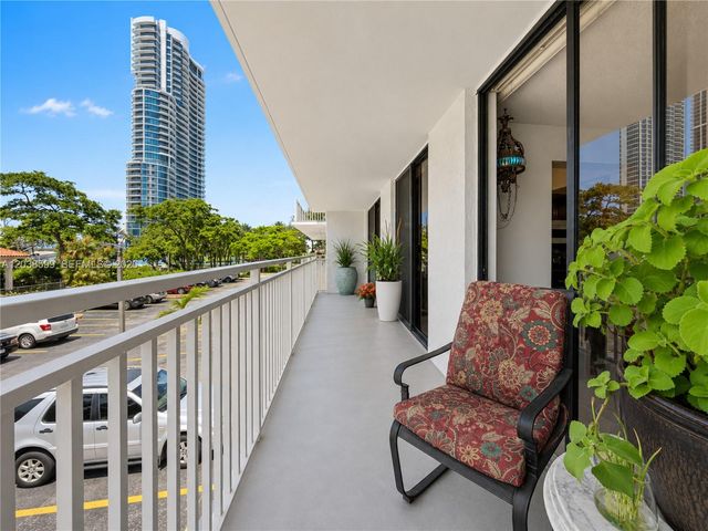 210 174th Street M18, Sunny Isles Beach, FL 33160