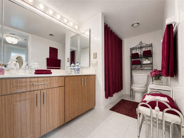 210 174th Street M18, Sunny Isles Beach, FL 33160