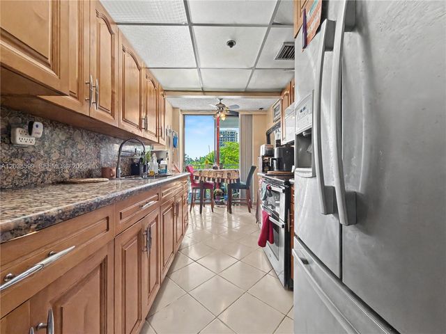 210 174th Street M18, Sunny Isles Beach, FL 33160