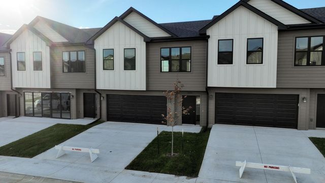 1372 Meadow Rose Place, Waukee, IA 50263