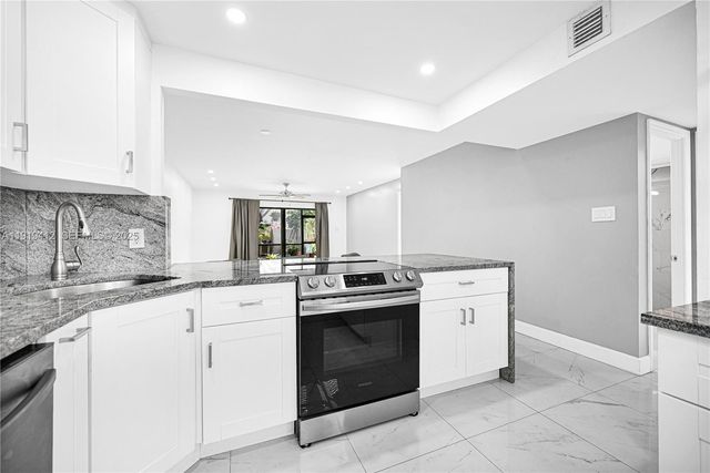 132 S Cypress Rd 518, Pompano Beach, FL 33060