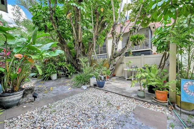 132 S Cypress Rd 518, Pompano Beach, FL 33060